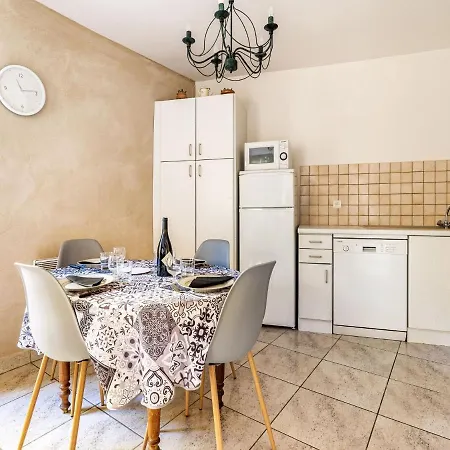Holiday home In With Private Courtyard *