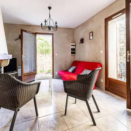 In With Private Courtyard *