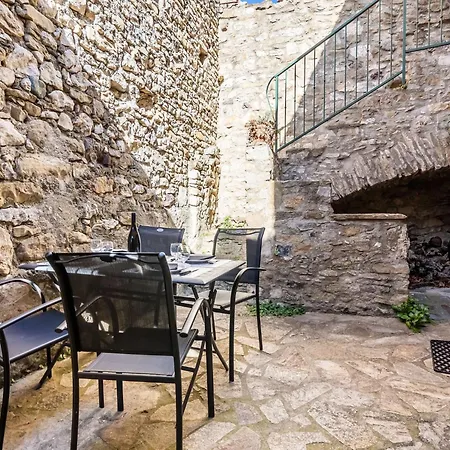 Vineyards & Village Minerve